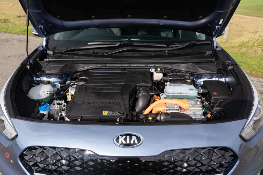 Моторный отсек Kia Niro Plug-In Hybrid (DE) 2019 года  (UK) (фото 22 из 40)